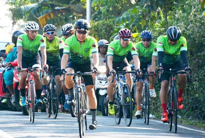 Pangdam V/Brawijaya Ikuti Road bike Menyusuri Wilayah Korem 082/CPYJ