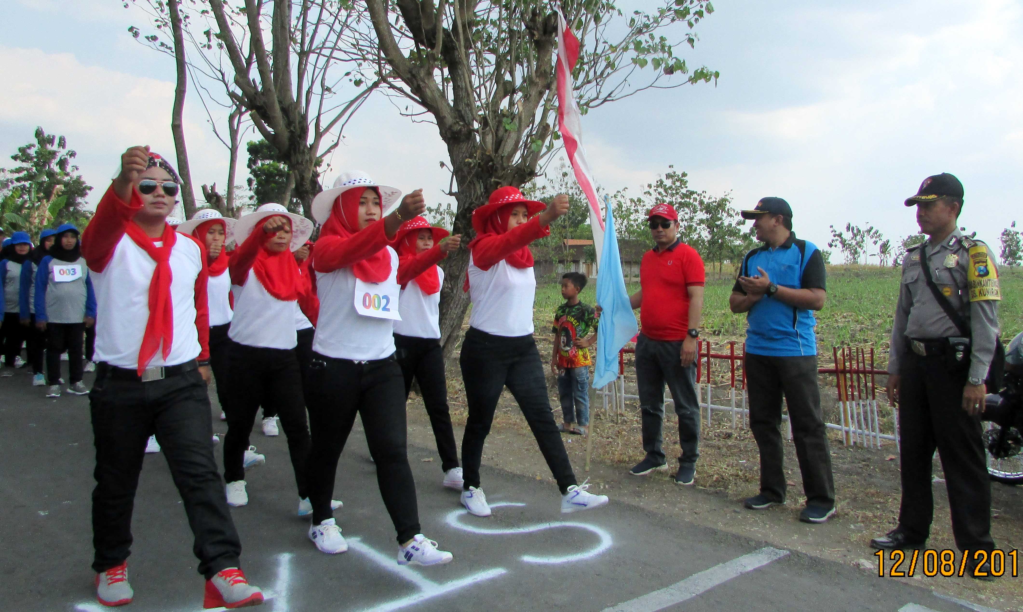 Desa Kuniran Purwosari, Gelar Gerak Jalan Peringati HUT RI Ke-73, Lebih Awal