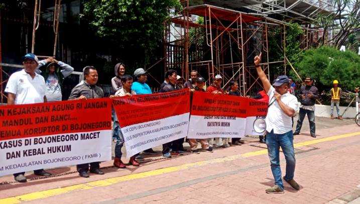 FKMB Demo di KPK dan Kejagung, Tuntut Dugaan Korupsi Penyimpangan Dana Bimtek DPRD Bojonegoro 2012, Diusut Tuntas