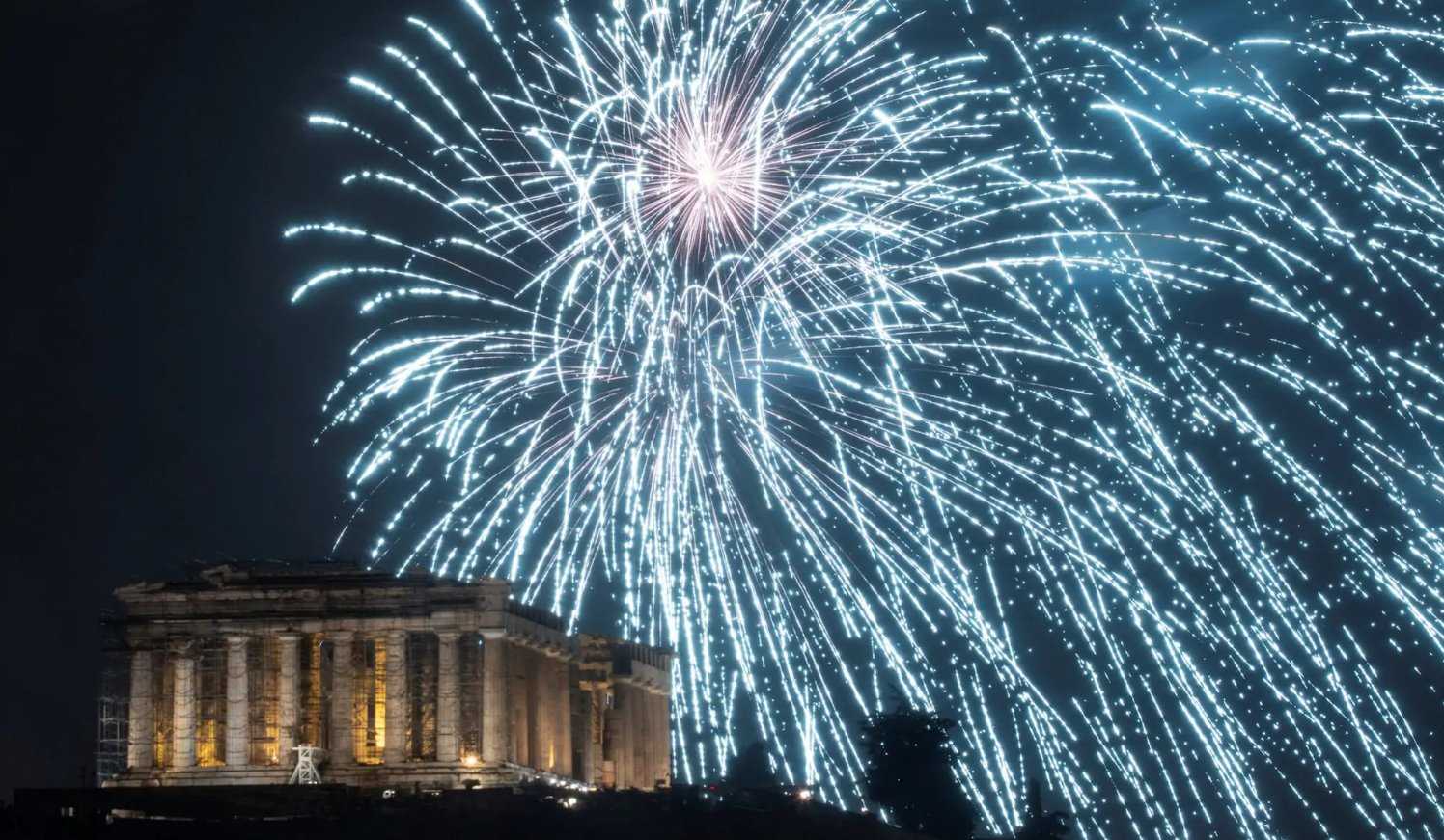 pesta kembang api di Yunani