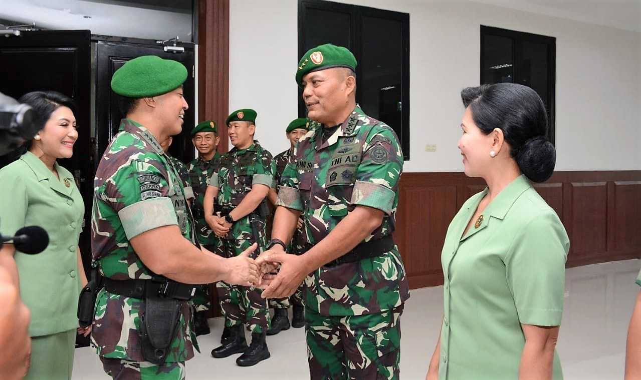 KASAD Terima Laporan Kenaikan Pangkat 16 Pati TNI AD