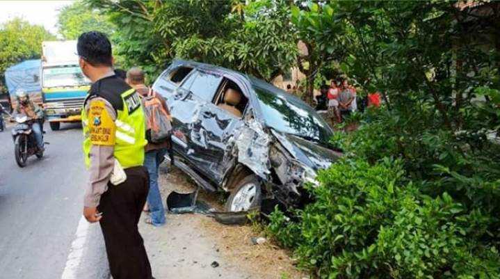 Kecelakaan Beruntun Melibatkan Tiga Kendaraan, Terjadi di Raya Trojalu, Baureno