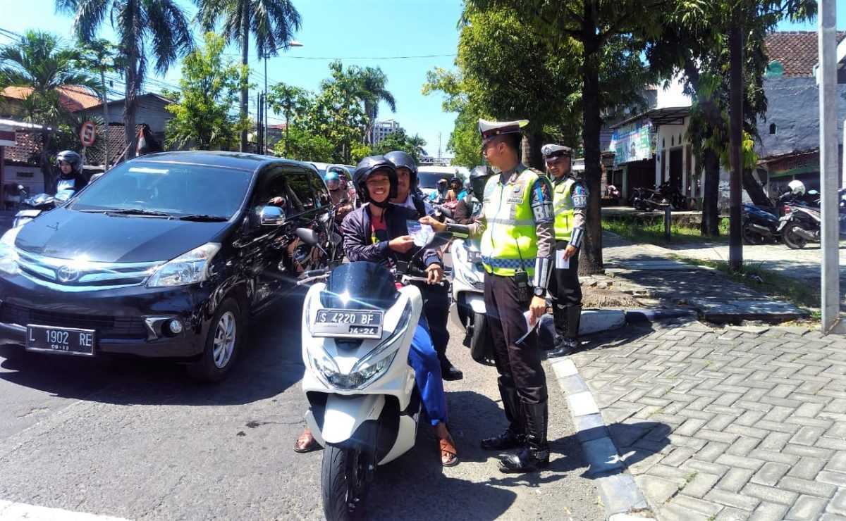 Hari Ke-6 Operasi Keselamatan Semeru 2019, Satlantas Polres Bojonegoro Menindak Melalui Teguran