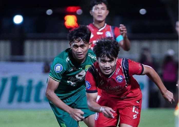 Info Hasil Arema vs Persebaya: Singo Edan Yakin Menang, Pemain 17 Tahun Selamatkan Bajol Ijo dari Kekalahan Hari Ini