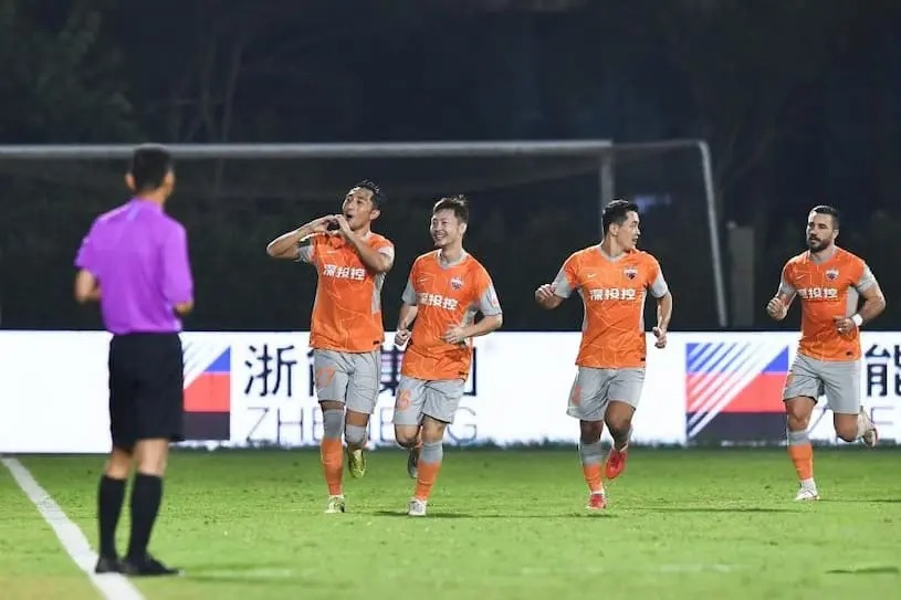 Head to Head Qingdao Hainiu vs Shanghai Shenhua dan Statistik Tim: Siapa yang Unggul?