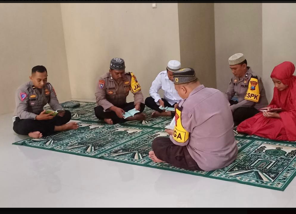 Polsek Lamongan Kota Rutinkan Tadarus Al-Quran Untuk Mengisi Kegiatan Ramadhan