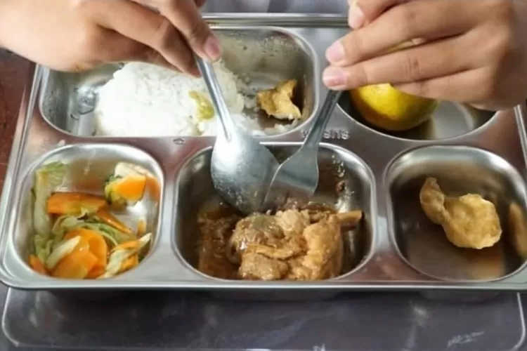 Beda Pandangan Penggunaan Food Tray Mengandung Minyak Babi, Muhammadiyah Minta Dihentikan, NU Bolehkan