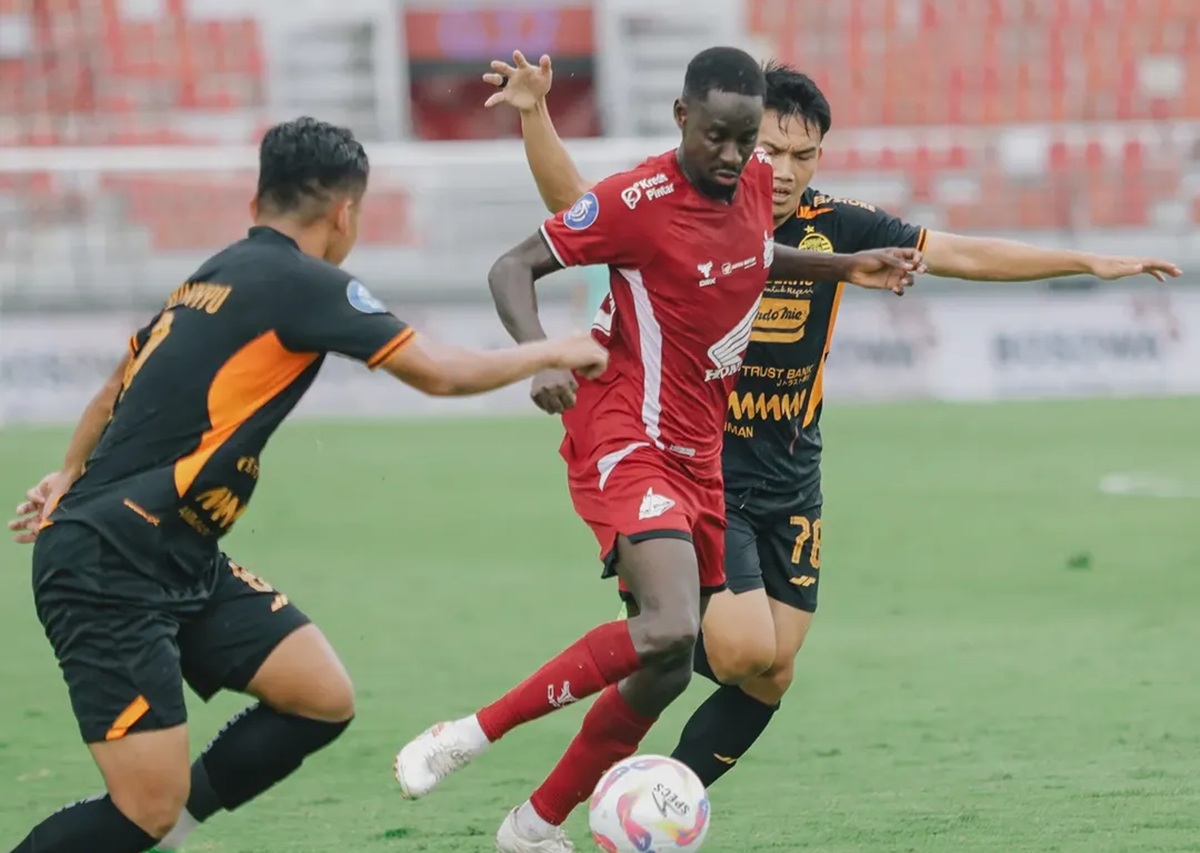 Gol Dianulir, PSM Makassar dan Persija Jakarta Berbagi Skor Kacamata di Babak Pertama yang Sengit