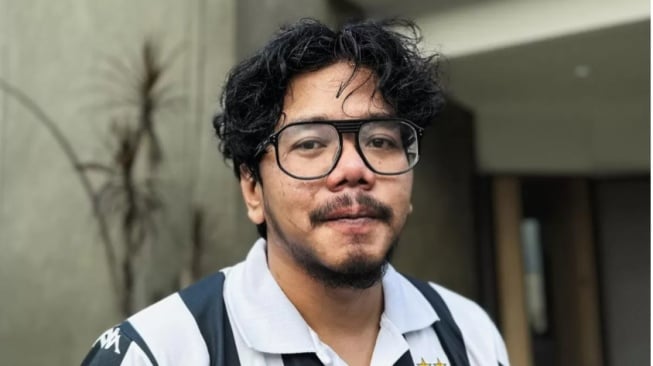 Josua Sinambela Bongkar Klaim Ferry Irwandi tentang Dalang Demo DPR: Waspada Narasi Prematur dan Analisis OSINT yang Meragukan