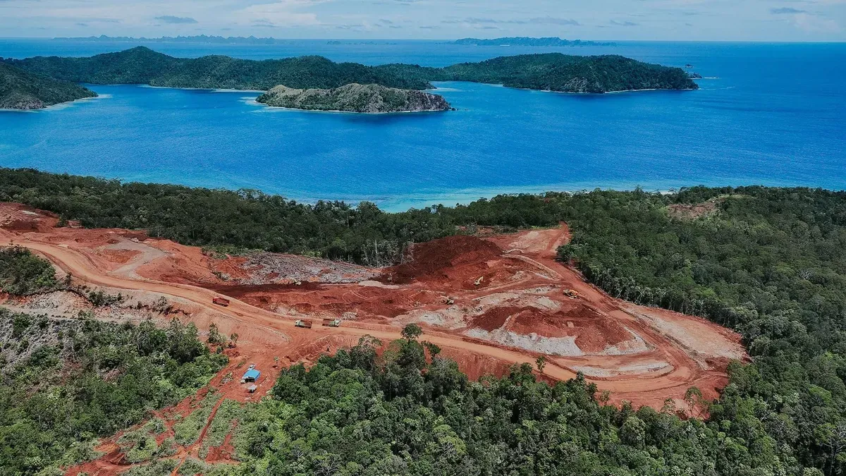 Sorotan Tajam Aktivitas Tambang Nikel di Raja Ampat yang Kembali Menggeliat: Yulian Gunhar Desak Prioritaskan Kelestarian Warisan Dunia