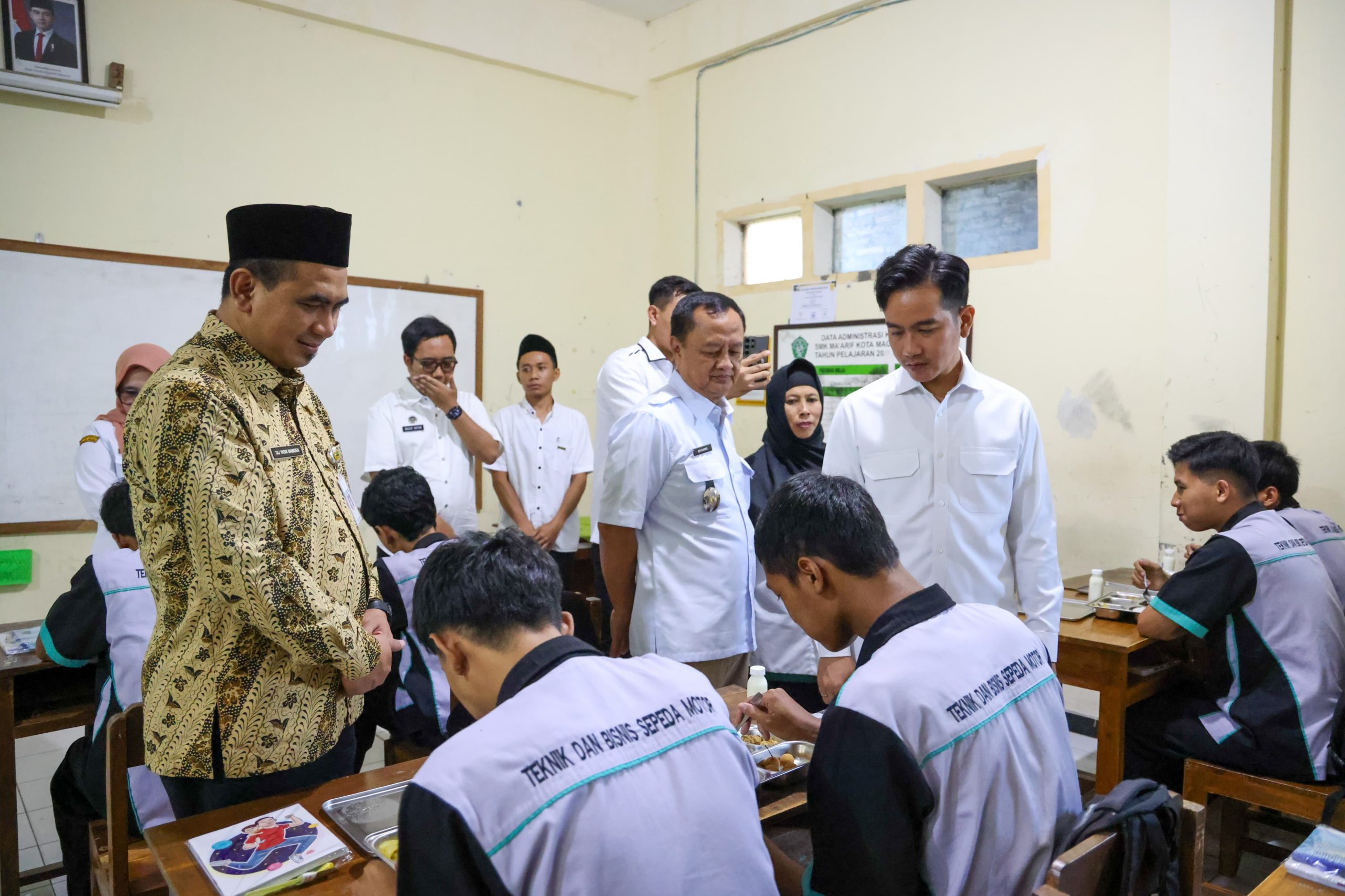 Guntur Romli Semprot Pernyataan Gubernur Jateng soal Keracunan Massal MBG
