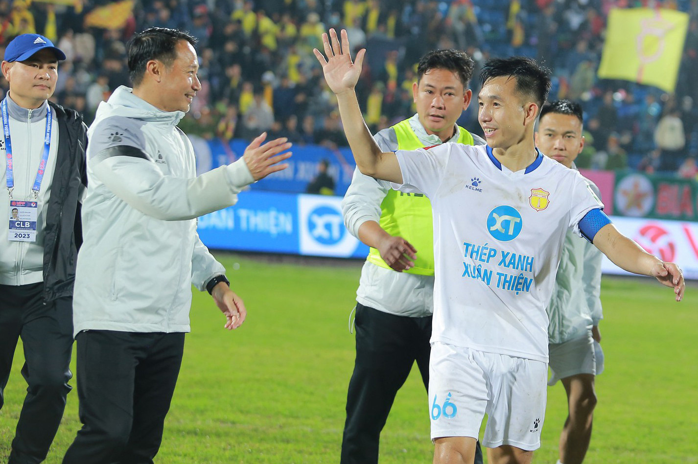 Nam Dinh Siap Memberi Kejutan di Kandang Gamba Osaka: Keyakinan Terdalam Pelatih dan Pilar Pertahanan