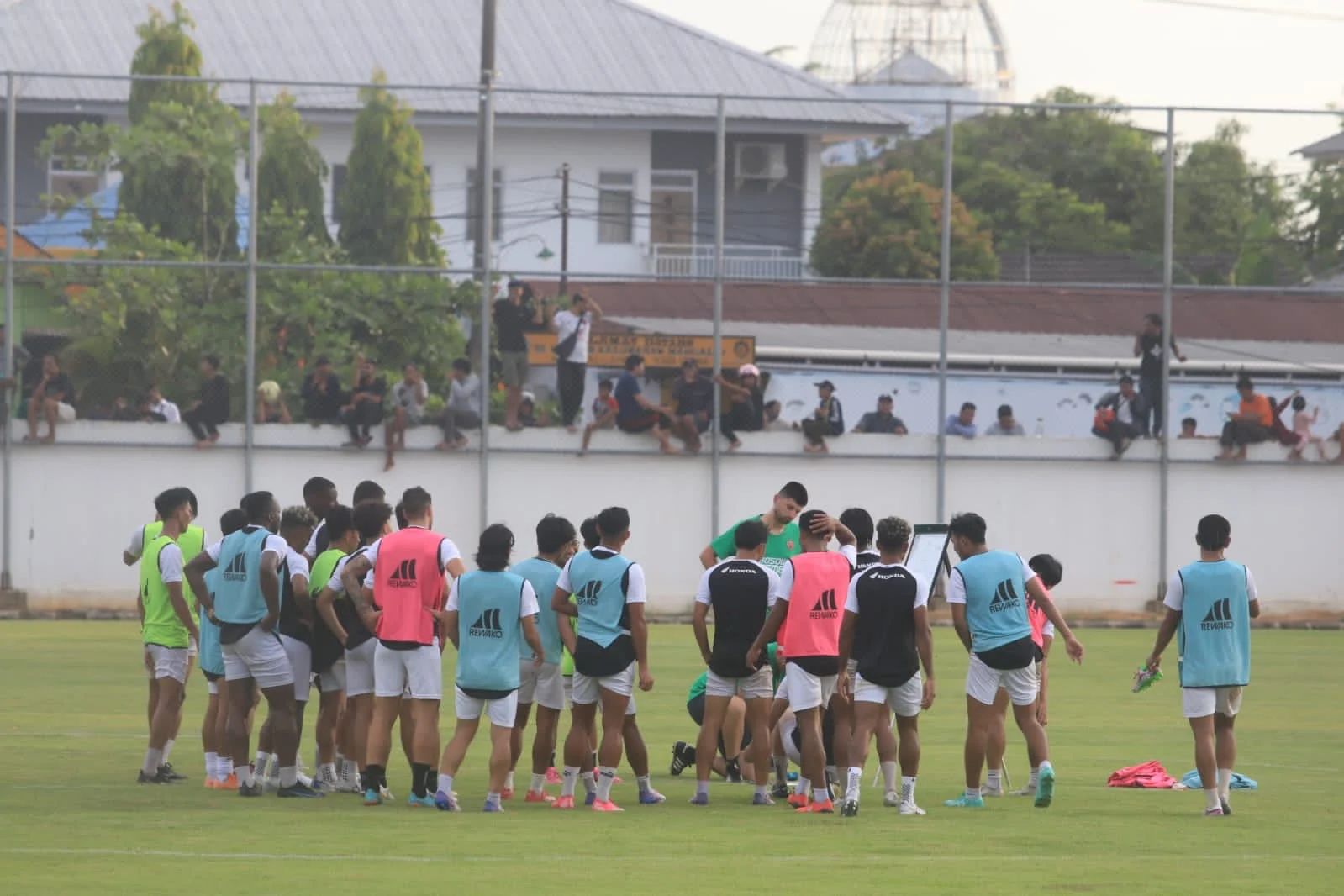 PSM Makassar dalam Krisis Pasca Mundurnya Bernardo Tavares: Jeda Kompetisi Menjadi Momentum Transformasi Juku Eja