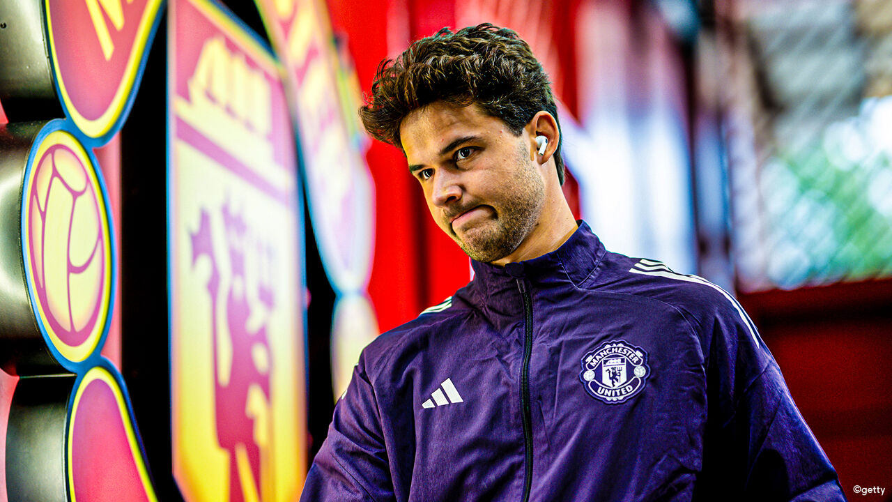 Senne Lammens di Manchester United: Antara Foto Sederhana dan Tekanan Bak Sefo