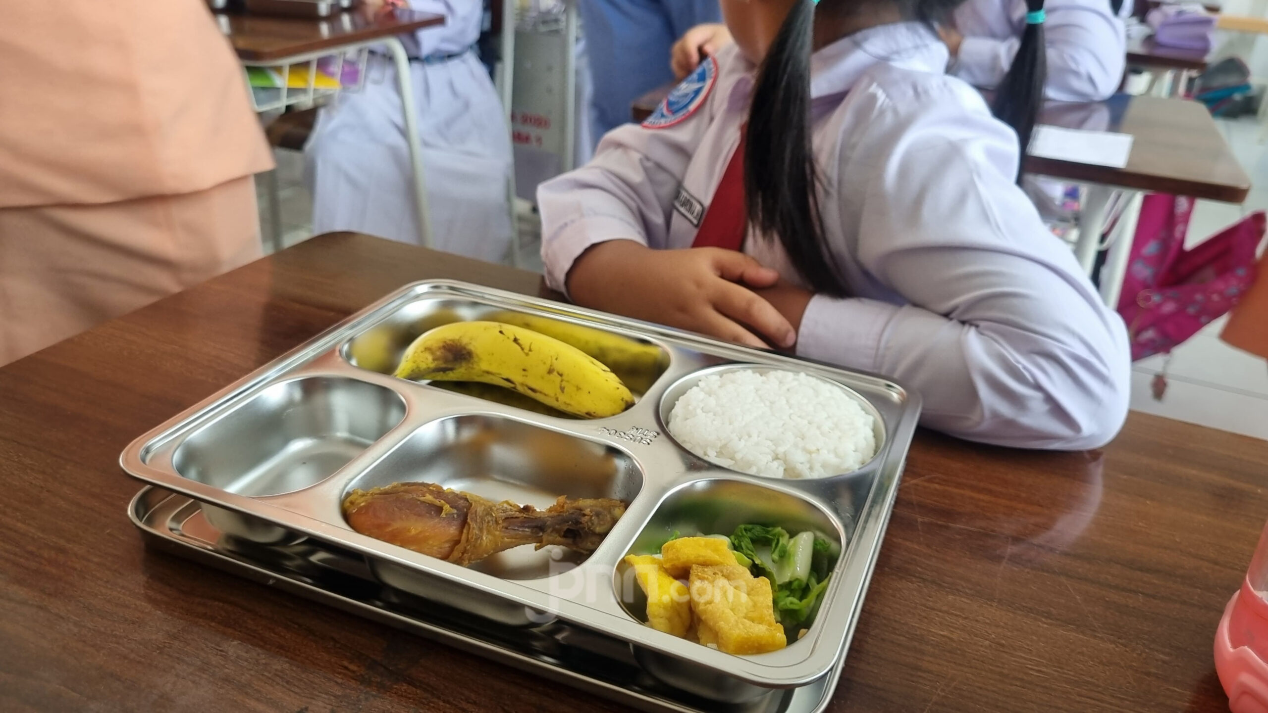 Viral! Menu MBG di SDN Depok Cuma Pangsit – Kentang Rebus dan Saus Sachet, Begini Penjelasan Pihak Sekolah