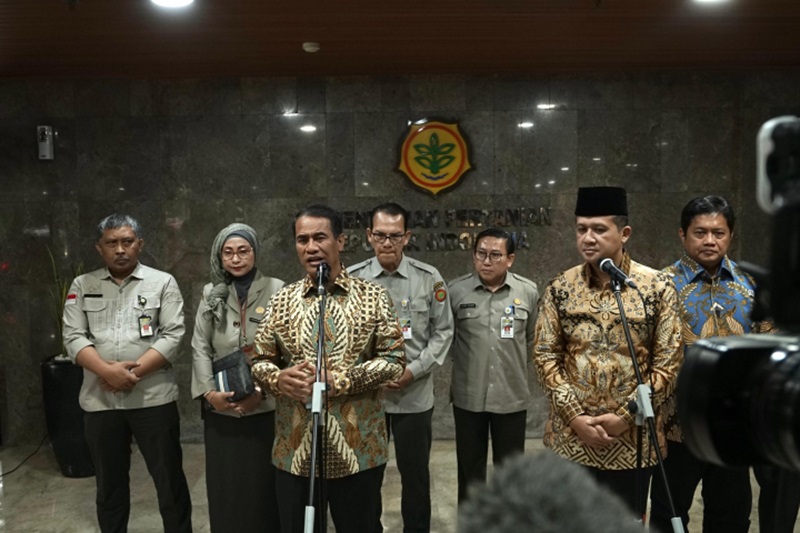 Mentan Amran Tuntas Berantas Distributor Pupuk Nakal: 115 Izin Dicabut Tegas, 136 Pengecer Diberi Peringatan Keras