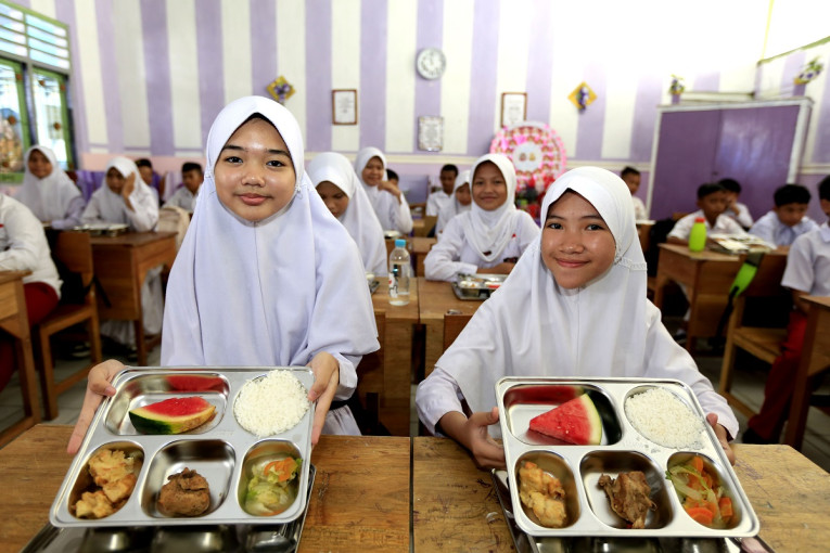 Program Makan Bergizi Gratis (MBG) di Gowa: Senyum Semringah Siswa Kurang Mampu Menjadi Bukti Keberhasilan
