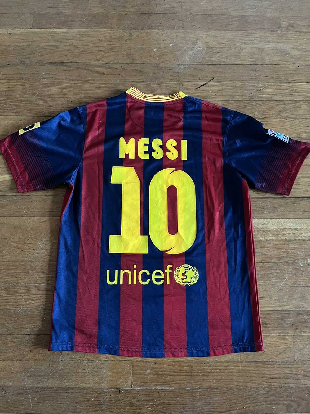 Lamine Yamal Melampaui Lionel Messi dalam Penjualan Jersey Barcelona pada 2025, Muncul Bintang Baru di Camp Nou