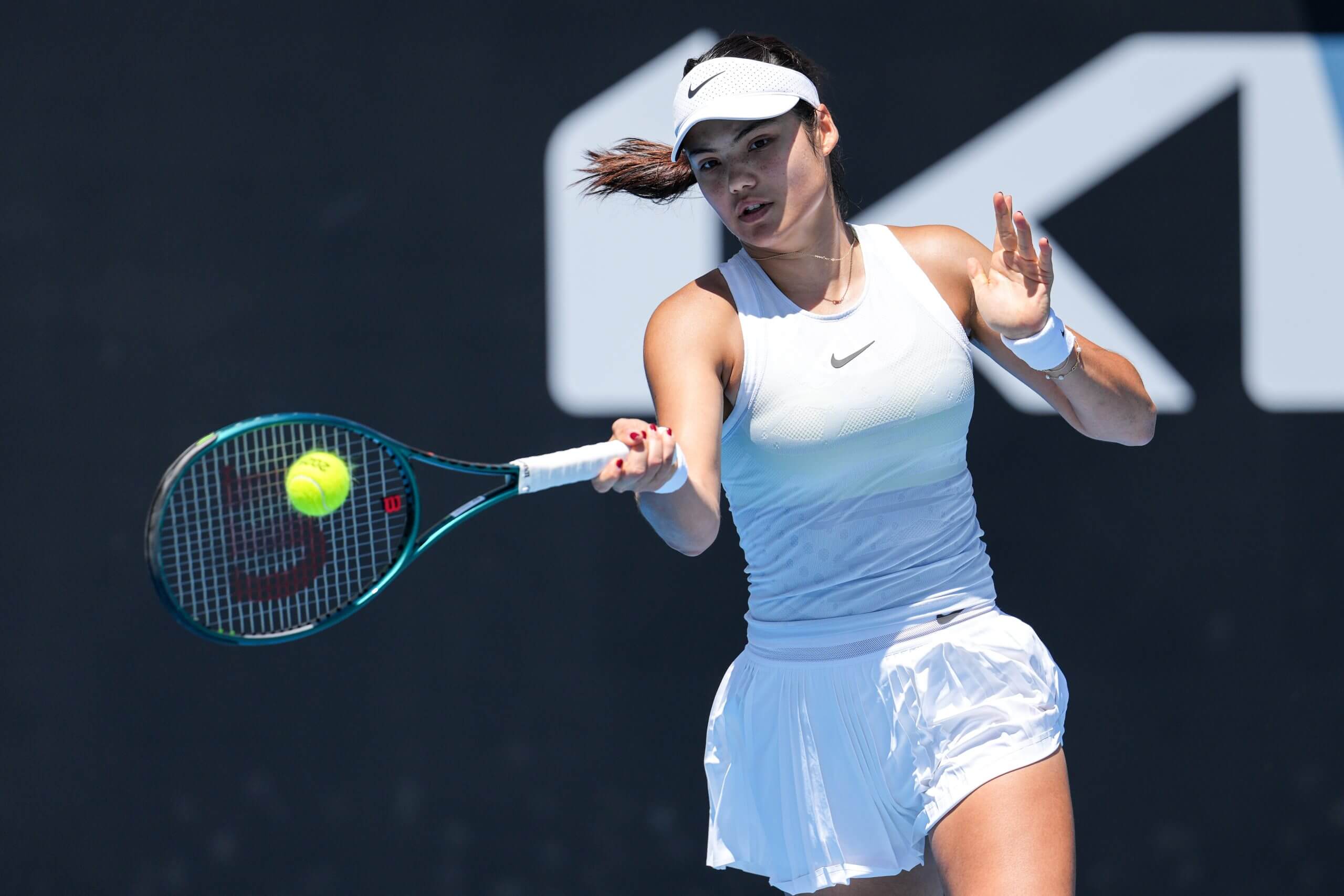 Australian Open 2026: Emma Raducanu Questions "Illogical" Melbourne Schedule Amidst Late Night Concerns