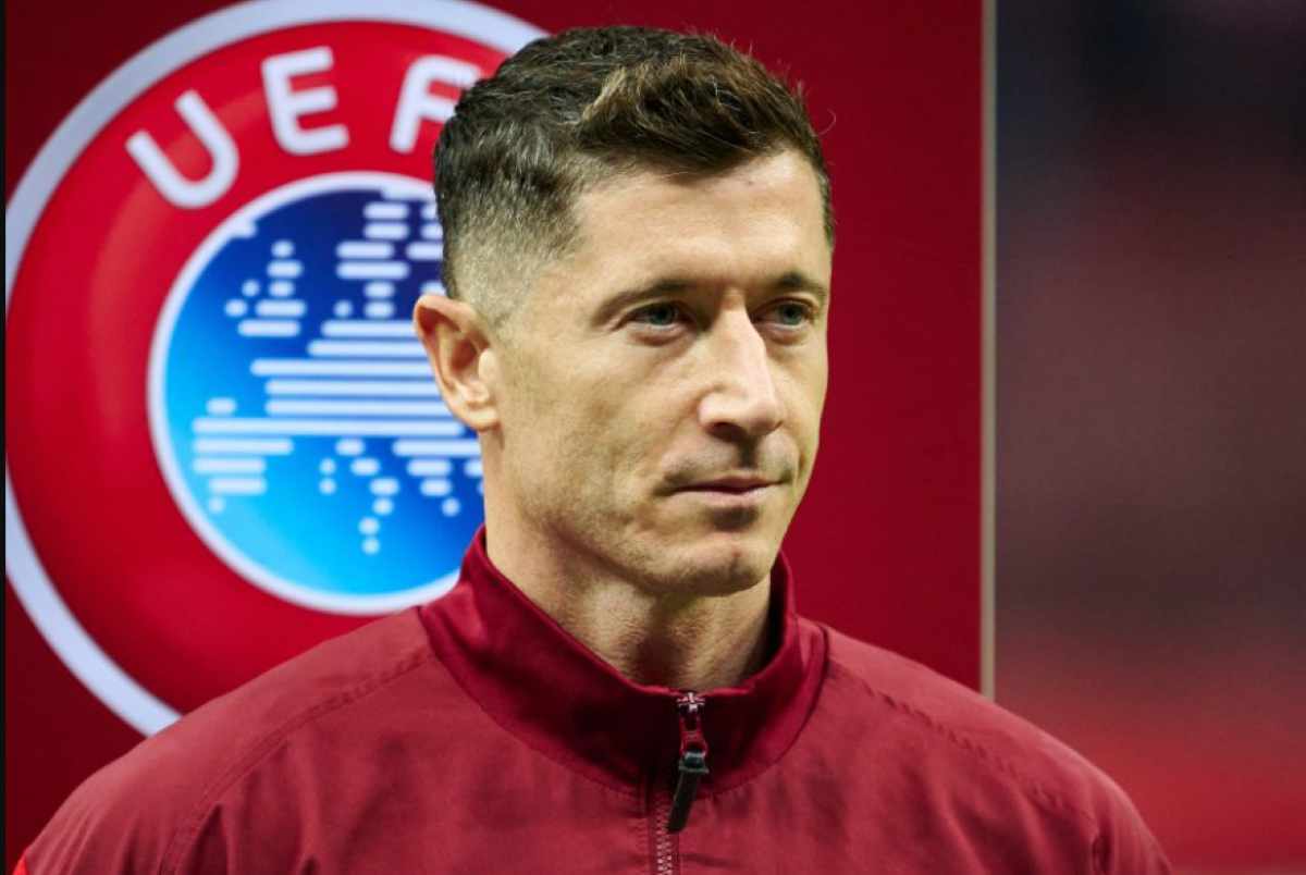 Barcelona Tunda Keputusan Masa Depan Lewandowski Hingga Akhir Musim: Dilema Gaji Tinggi dan Peran yang Berubah