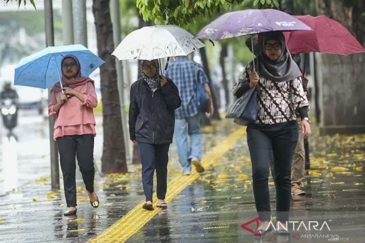BMKG: Hujan Sangat Lebat hingga Ekstrem Berpotensi Guyur Sejumlah Wilayah Indonesia, Waspada Cuaca Ekstrem!