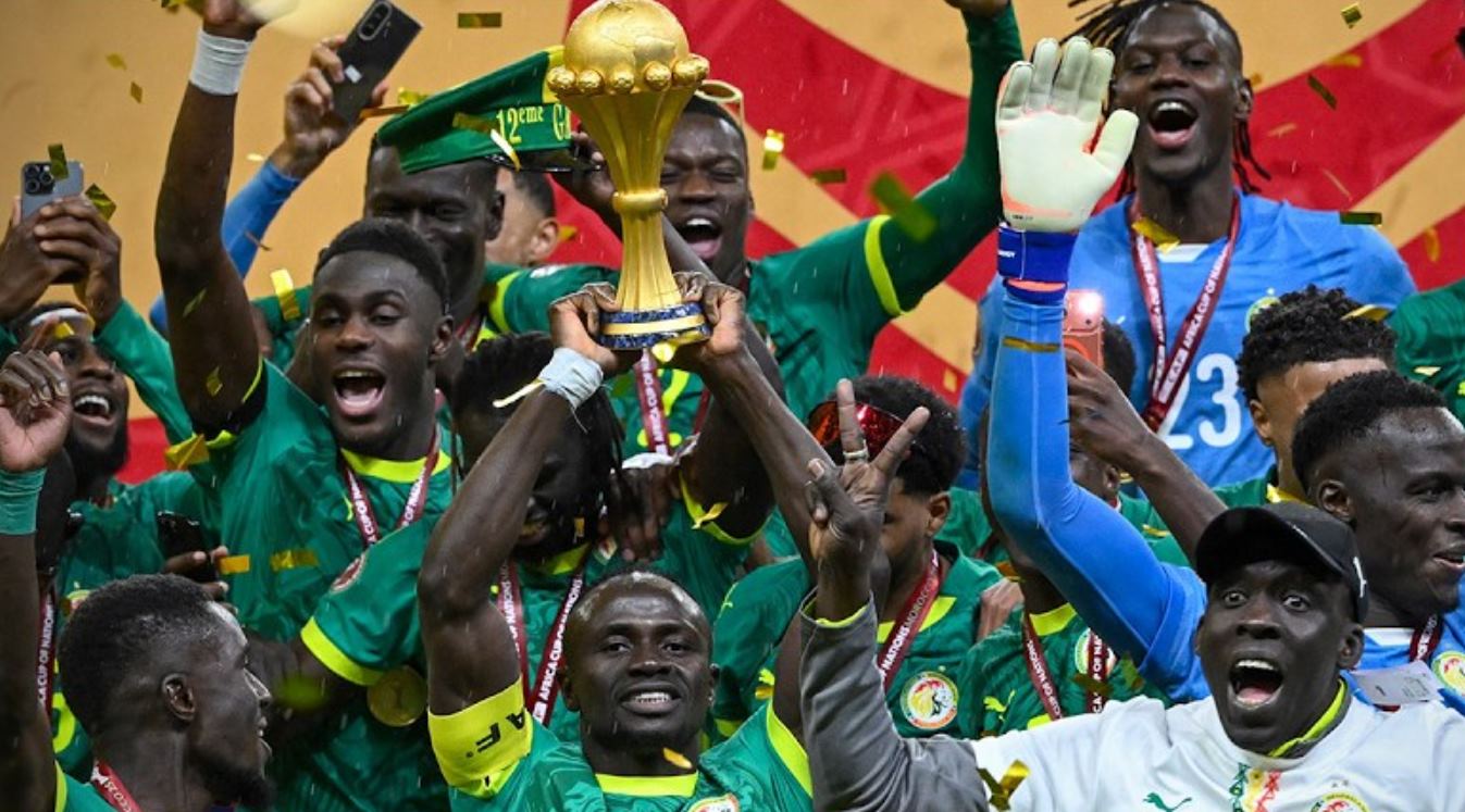 Chelsea Punya Alasan Tersenyum: Jackson dan Sarr Juara Afrika dengan Cara Dramatis – Gilabola.com