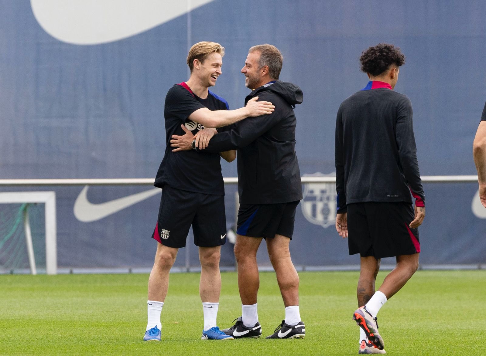 Frenkie de Jong dan Hansi Flick Sepakat Salahkan Wasit Usai Barcelona Telan Kekalahan Mengecewakan di La Liga