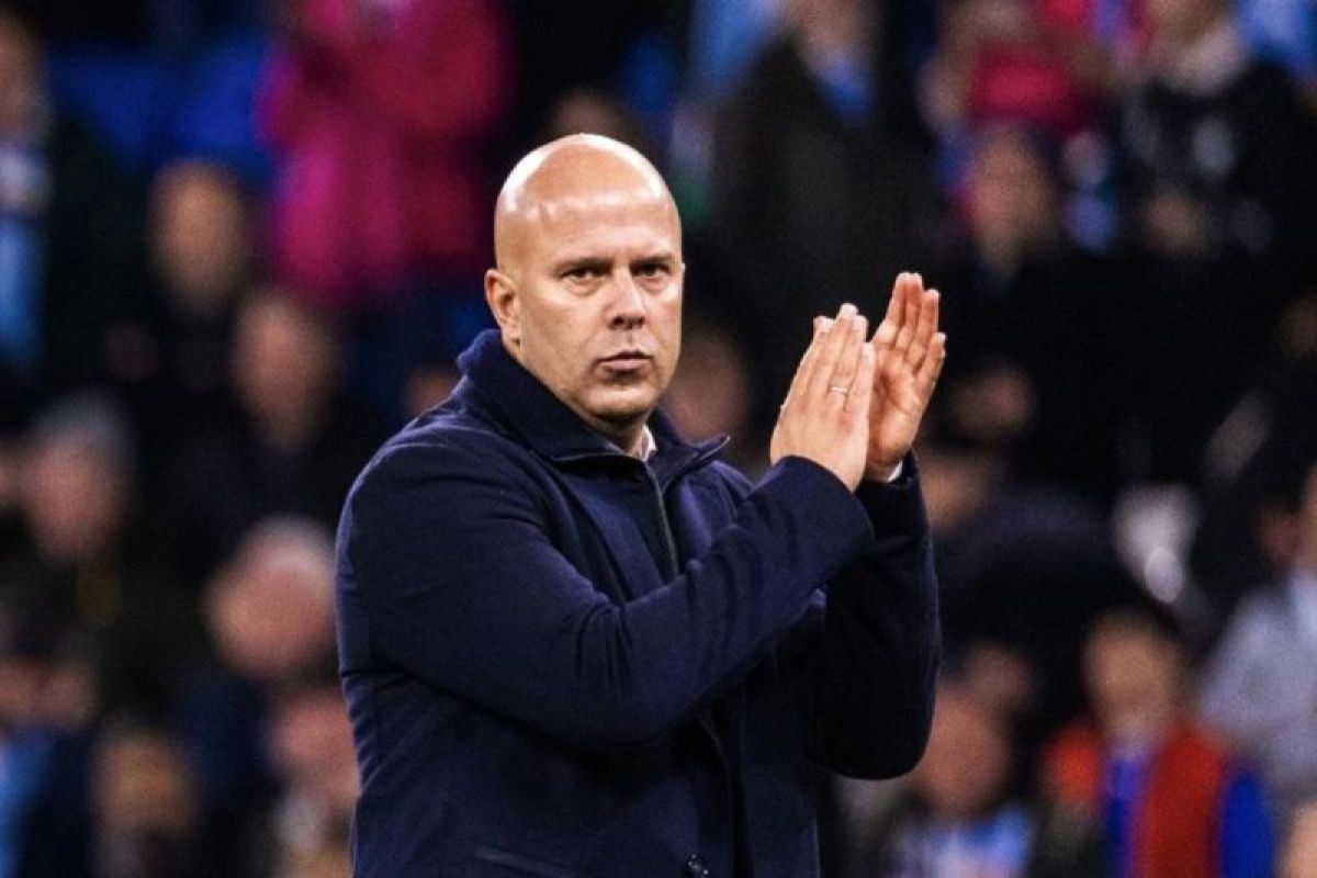 Gomez dan Konate Absen, Slot Andalkan Van Dijk dan Endo di Lini Belakang Liverpool Hadapi Qarabag