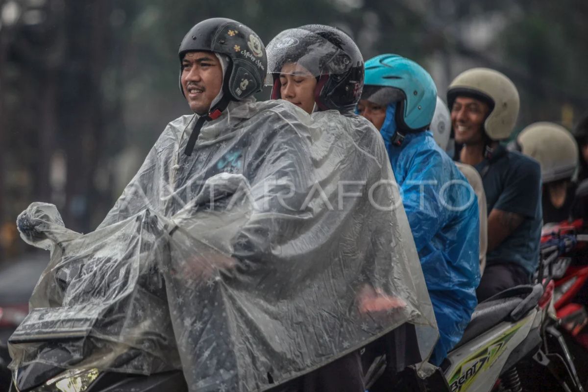 Jakarta Diterpa Hujan Sepanjang Hari: BMKG Prediksi Seluruh Wilayah DKI Jakarta Diguyur Hujan Mulai Sabtu Pagi Hingga Dini Hari Minggu