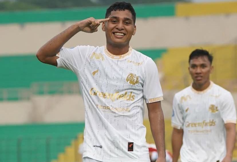 Salim Akbar Tuharea diincar PSM Makassar: Peluang Bangkit di Tengah Performa Menurun Bersama Arema FC