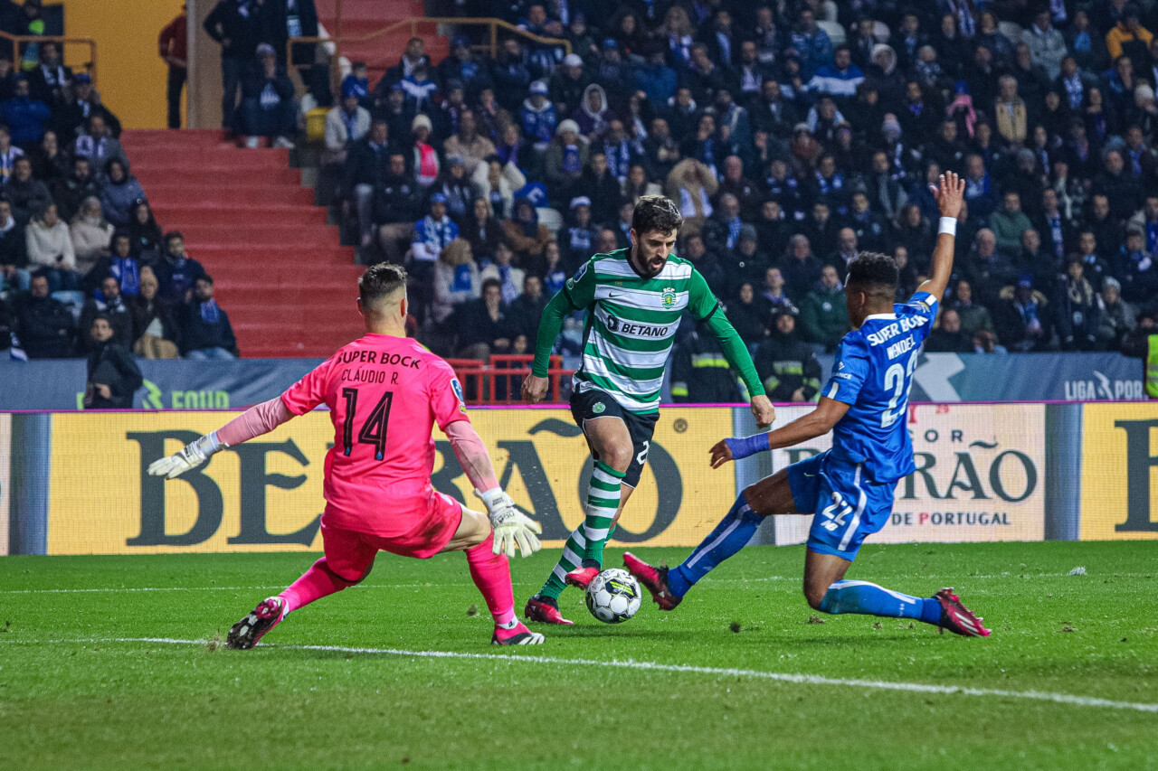 V. Guimarães Raih Kemenangan Dramatis di Menit Akhir, Singkirkan Sporting dari Piala Liga