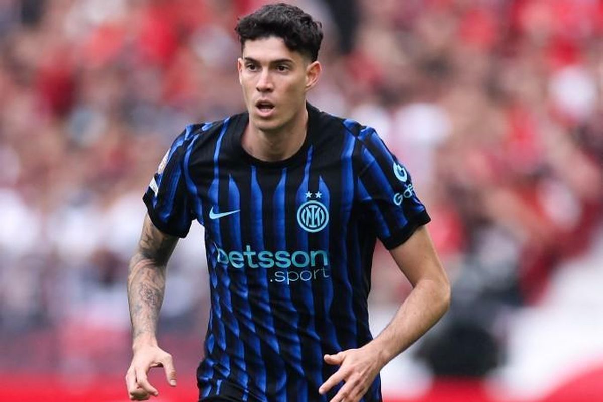 Alessandro Bastoni Menjadi Target Utama Barcelona, Deco Siap Jual Bintang demi Dana Segar