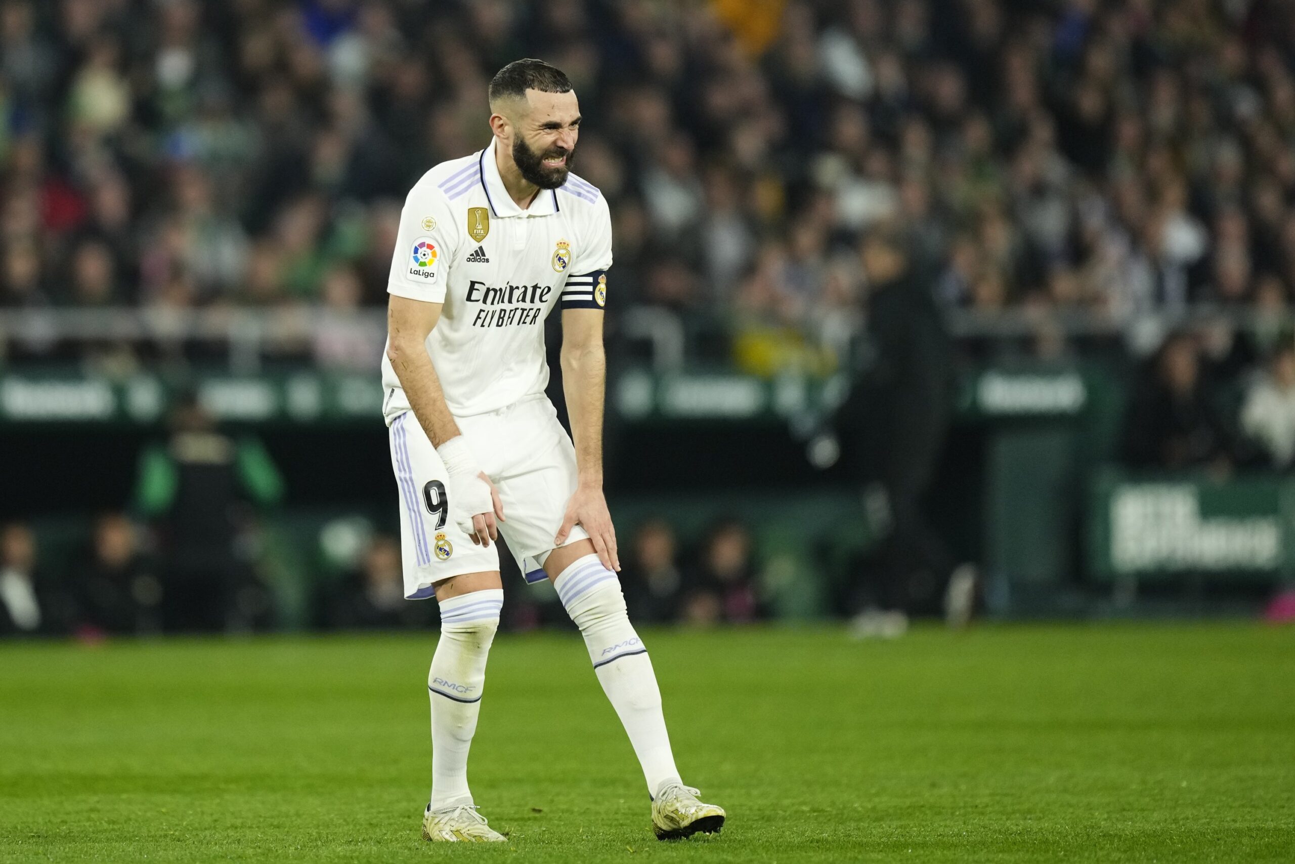 Karim Benzema Terancam Absen: Cedera Paha Menyelimuti Debut Gemilang di Al Hilal
