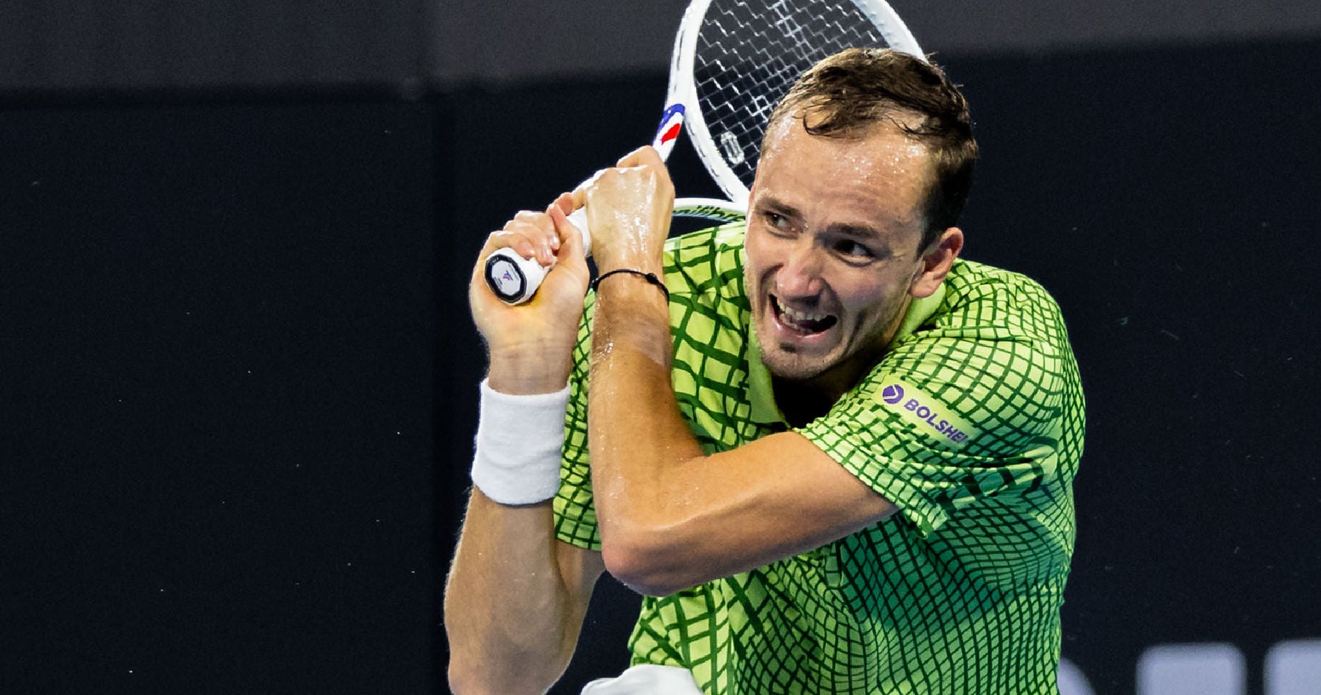 Medvedev Dominates Shang in Doha Opener, Reasserts Serve Prowess
