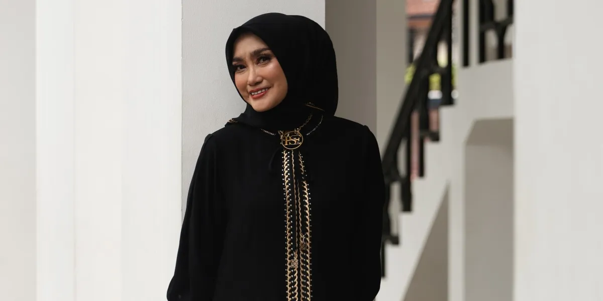 Natasha Pramudita Menggebrak Genre Dangdut dengan Single ‘Mendadak Dangdut’, Membuktikan Adaptabilitas Sang Seniman Senior