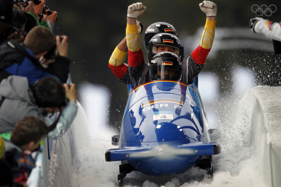 Olympics LIVE: Bobsleigh Gold for Germany, Italy Finishes Fifth. Hockey Final Sees USA Lead Canada 1-0.
