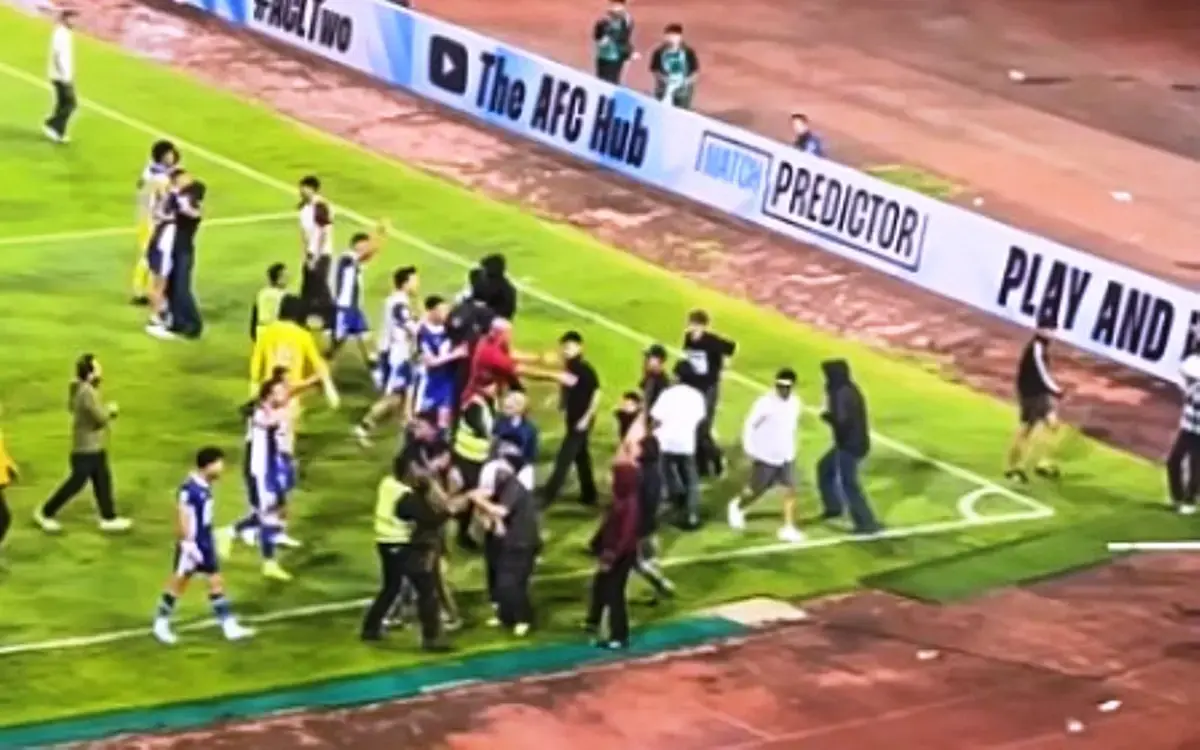 Persib Bandung Kecam Aksi Oknum Bobotoh yang Merusak Ketertiban Pasca Tersingkir dari AFC Champions League Two