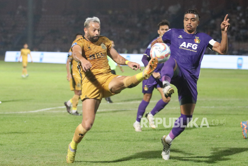 Prediksi Persik Kediri vs Bhayangkara FC: Tuan Rumah Siap Balas Dendam, The Guardians Semangat Menang Lagi!