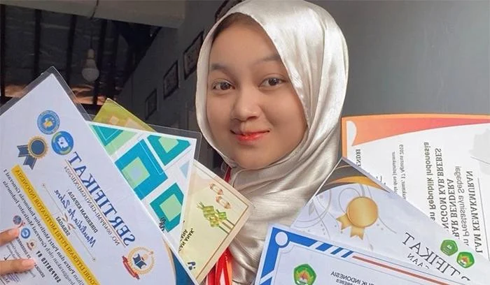 Anak Petani Brebes, Zahra, Genggam 6 Tawaran dari Universitas Bergengsi Dunia – Pilih NYU!