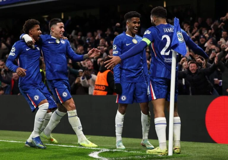 Anthony Gordon Bersinar di Stamford Bridge: Gol Penentu, Kontroversi, dan Pujian Neville