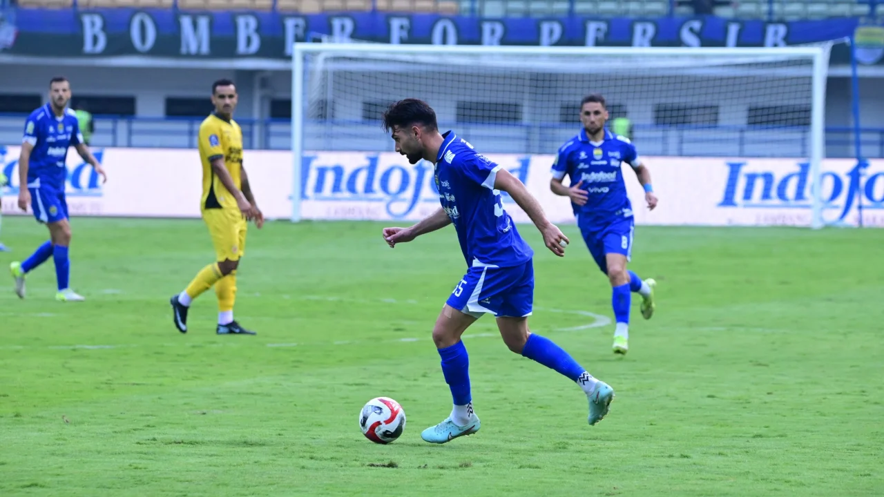 Bek Persib Frans Putros Dapat Panggilan Timnas Irak, Siap Genggam Tiket Piala Dunia 2026!