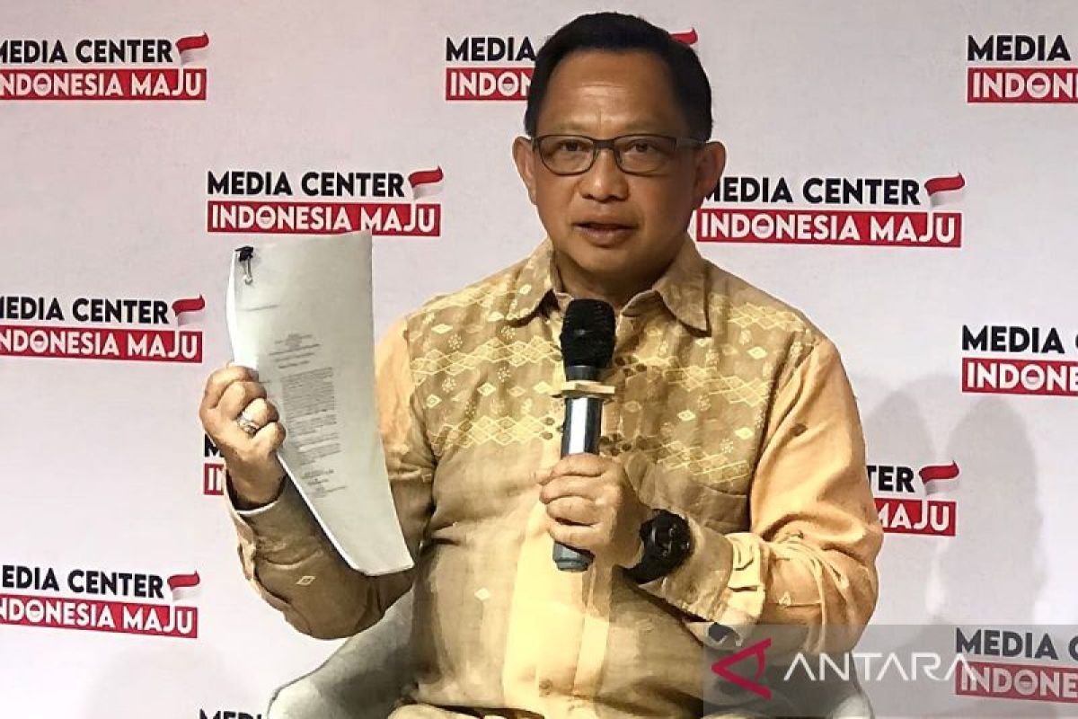 Berkaca Pengalaman Pandemi, Mendagri Tito Karnavian Pastikan Penerapan WFH Seminggu Sekali Tidak Ganggu Kinerja Pemerintahan dan Efektif Hemat BBM