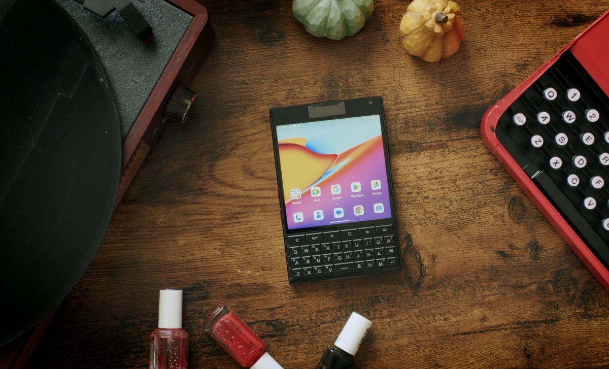 BlackBerry Bangkit di Era Modern: Titan 2 Elite Ungkap Peluang Emas Kembalinya Sang Legenda Keyboard Fisik