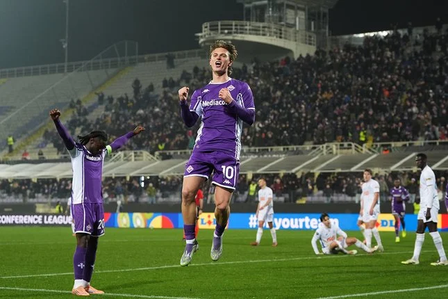 Drama Balik Meja di UECL: Fiorentina Gigit Kemenangan Rakow, Crystal Palace Lolos ke Perempat Final