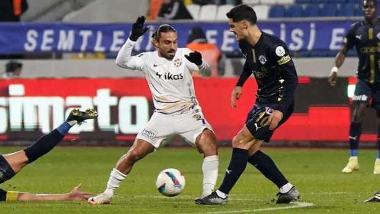 Drama Liga Super Turki Meningkat: Prediksi Kasimpasa vs Eyupspor dan Genclerbirligi vs Besiktas di Minggu Ini