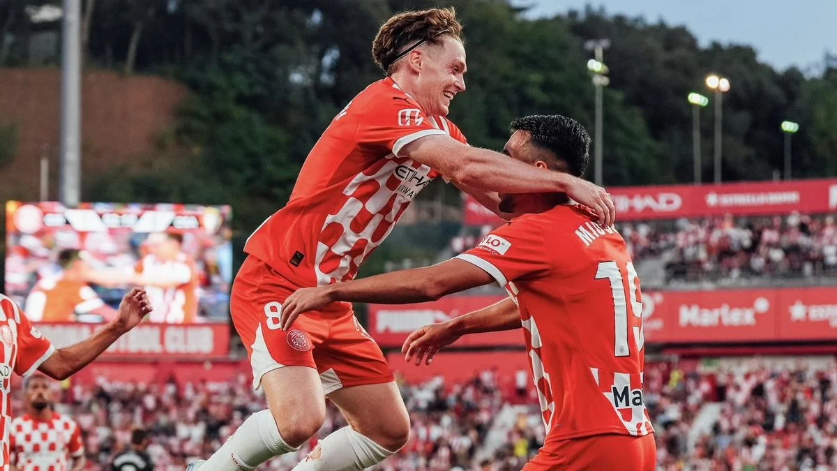 Echeverri Cetak Gol Pertama dan Asist Chilena, Girona Raih Kemenangan 3-0 atas Athletic
