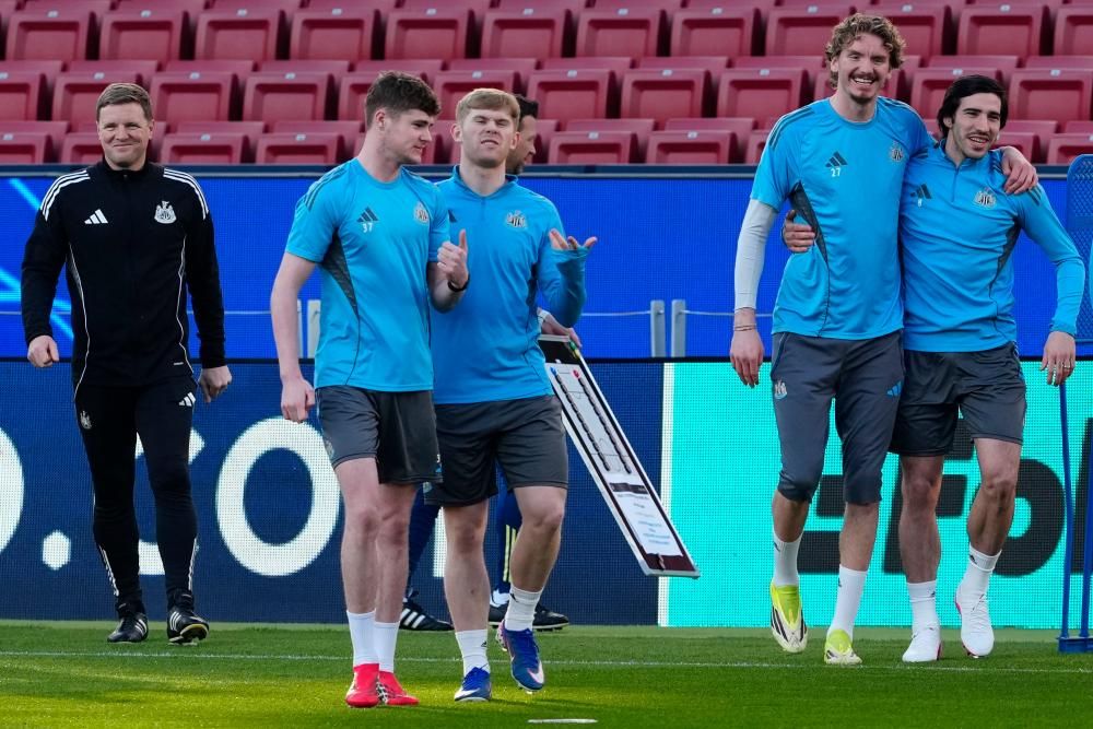 Eddie Howe Confident Newcastle Will Not Be Intimidated by Barcelona’s Camp Nou in Champions League Showdown