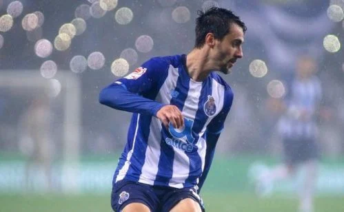 Hamburg SV Bersyukur atas Penampilan Gemilang Fabio Vieira, Menghadirkan Harapan Baru bagi Klub