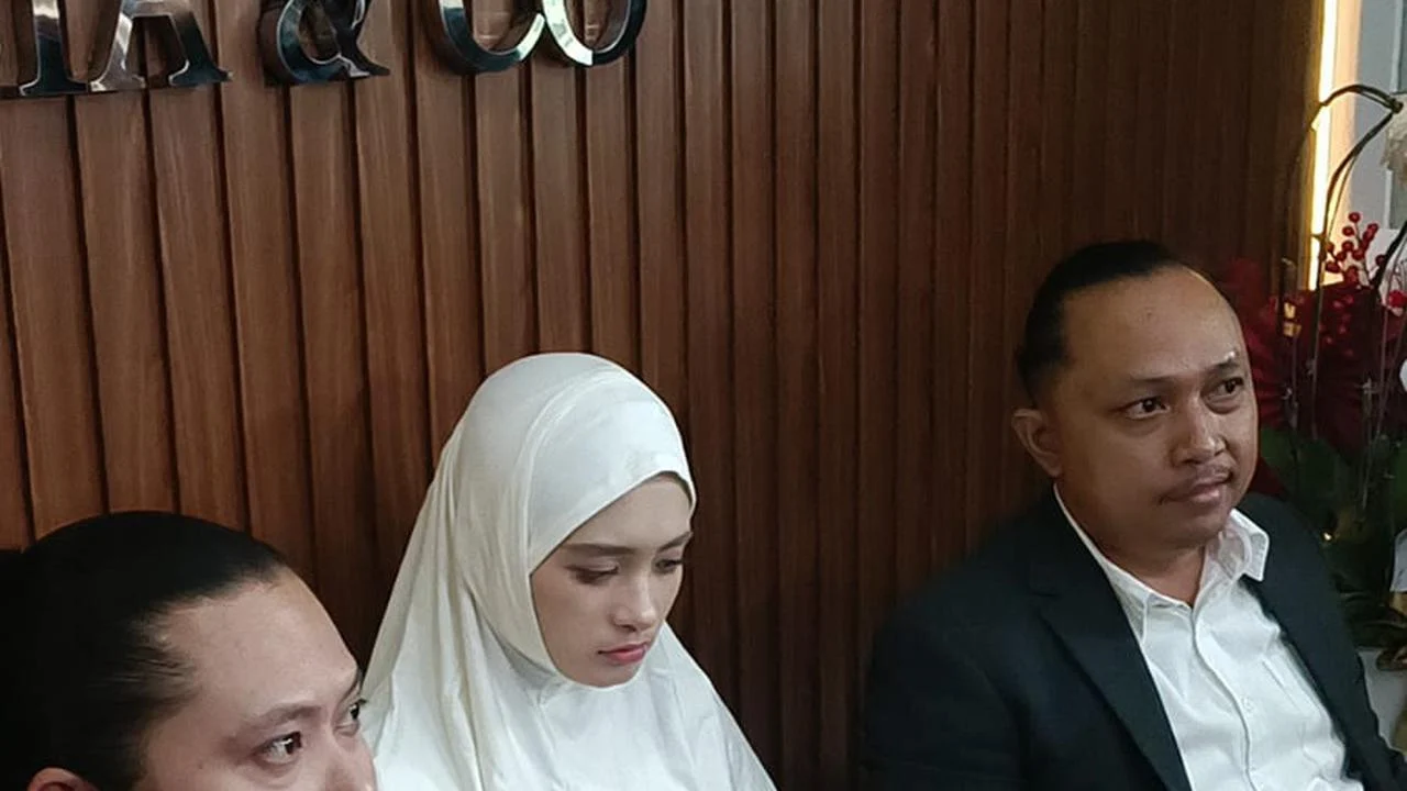 Inara Rusli Minta Maaf ke Mawa dan Insanul Fahmi Menjelang Idul Fitri: Upaya Meredam Konflik Hukum yang Memanas
