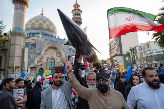 Iran Luncurkan Rudal Strategis Sejjil dan Khorramshahr Berhulu Ledak 2 Ton ke Jantung Israel, Eskalasi Konflik Timur Tengah Memanas